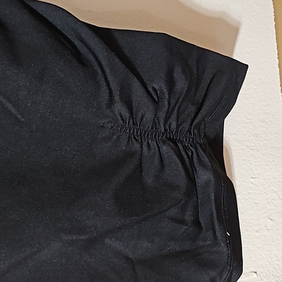 Calvin Klein - Picture 4 of 4